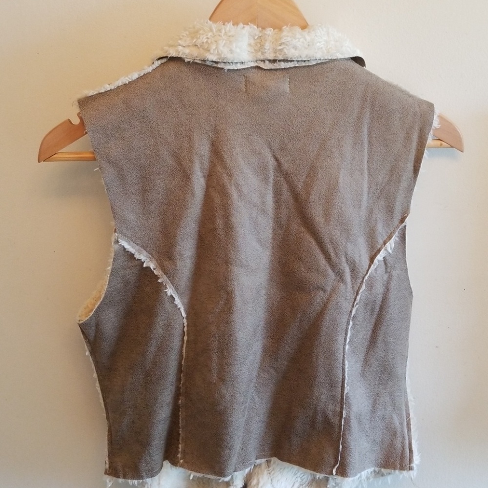 Vest - Picture 2 of 2